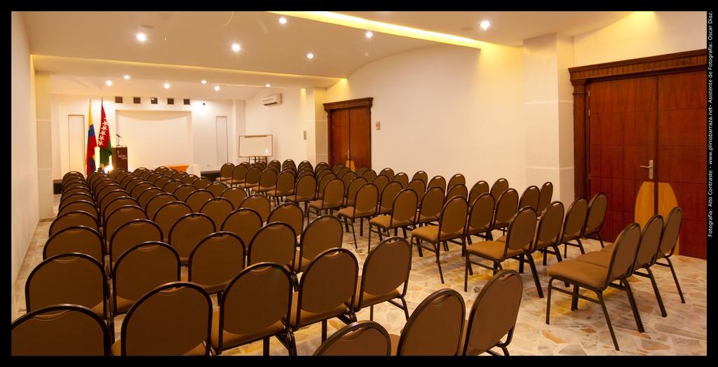 בוקארמנגה Hotel Buena Vista מראה חיצוני תמונה
